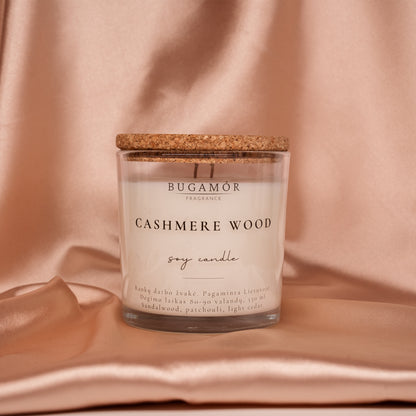 Kvepianti žvakė ,,Cashmere Wood“